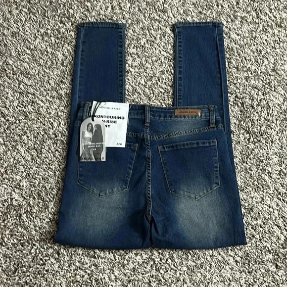 Kendall & Kylie Jeans - Picture 5 of 9